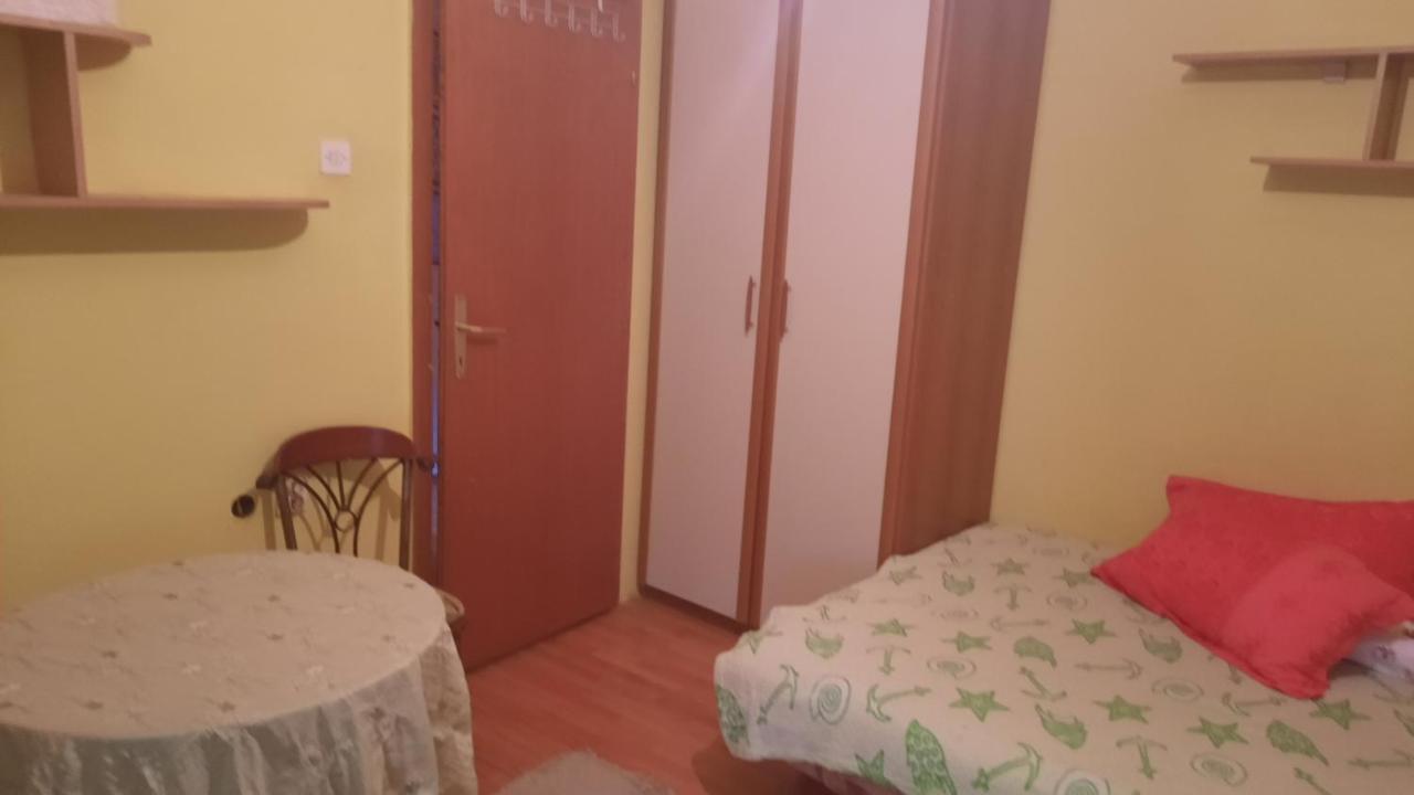 Stan Za Iznajmuvanje So Parking,Blisku Do Centar. Куманово Екстериор снимка